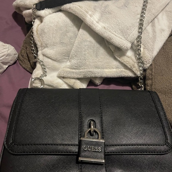 Guess Bag - Picture 2 of 5